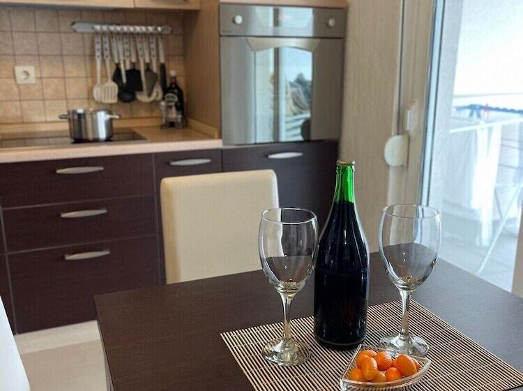 Family House With Pool & Sea View