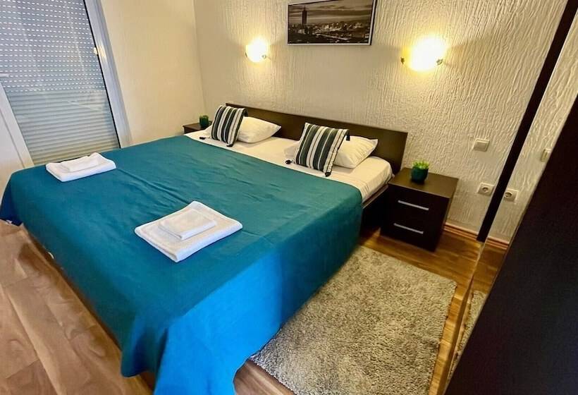 Family House With Pool & Sea View