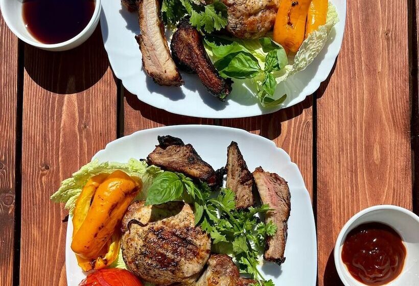 Family House With Pool & Sea View