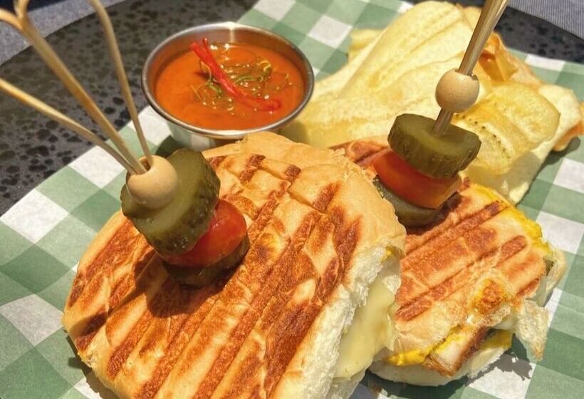 Отель La Bonita Chiang Mai