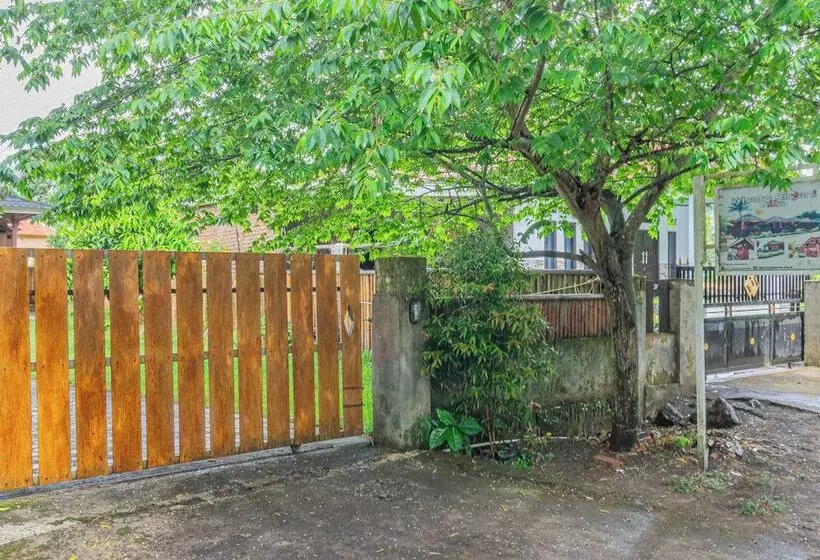 ペンション Puncak Rinjani Lodge