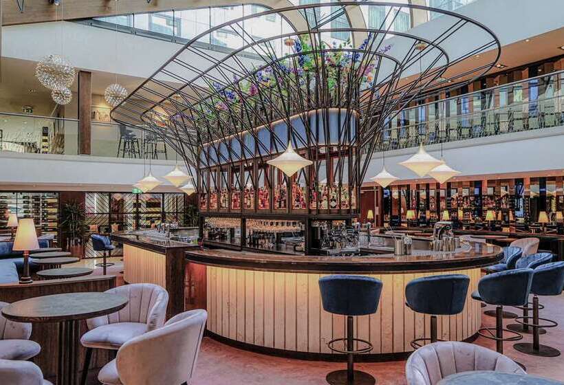 تختخواب و صبحانه 溪水旁民宿