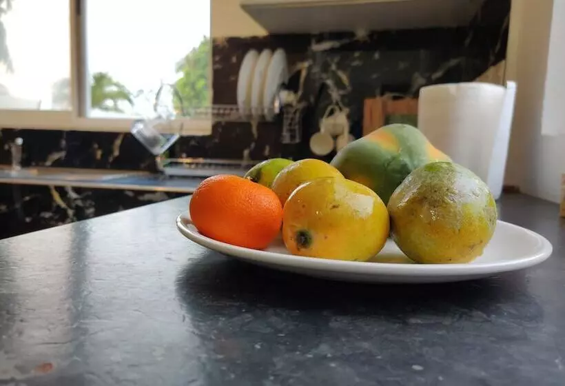 Majatalo Beach Road Oasis