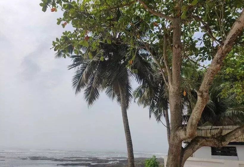 Majatalo Beach Road Oasis