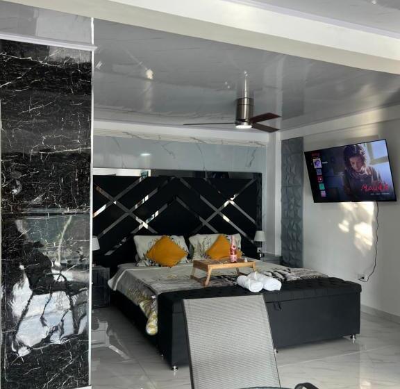 פנסיון Hermosa Habitación 202!!