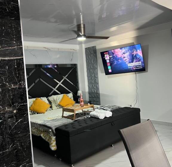 פנסיון Hermosa Habitación 202!!