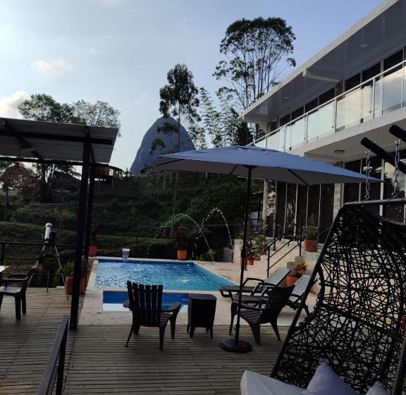 פנסיון Hermosa Habitación 202!!