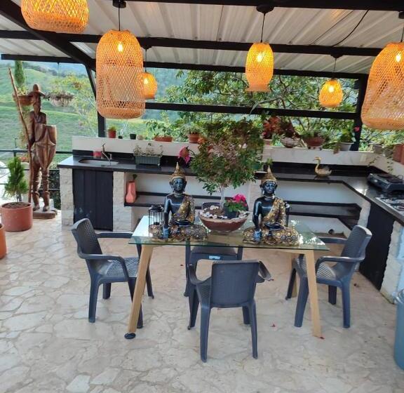 פנסיון Hermosa Habitación 202!!