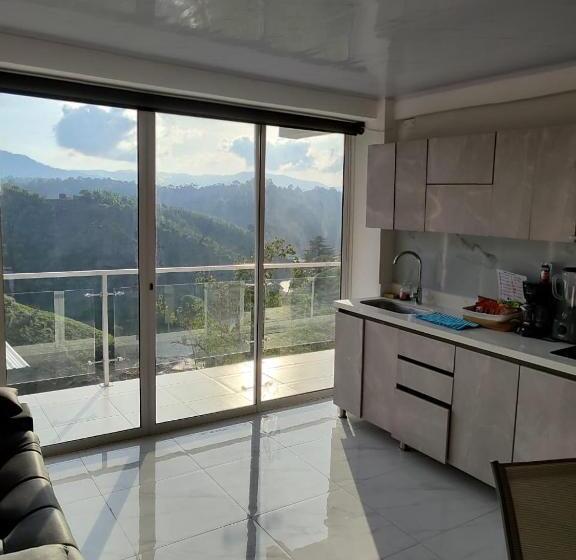 פנסיון Hermosa Habitación 202!!