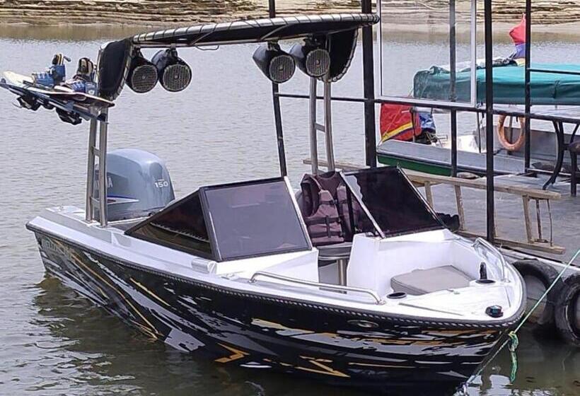 פנסיון Hermosa Habitación 202!!