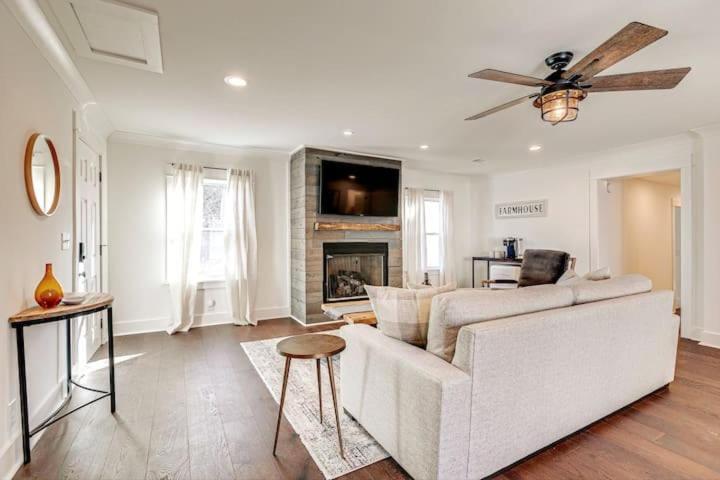 فندق صغير 2 Br Highland House Of Historic Dwtn Franklin