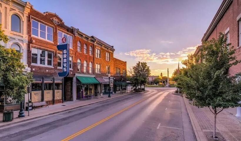 فندق صغير 2 Br Highland House Of Historic Dwtn Franklin