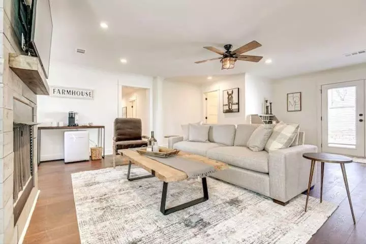 ユースホステル 2 Br Highland House Of Historic Dwtn Franklin