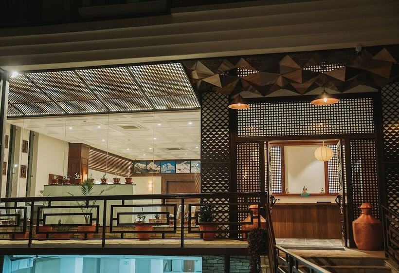 هتل Dees Boutique