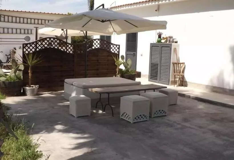 تختخواب و صبحانه Beb Nonno Baffo