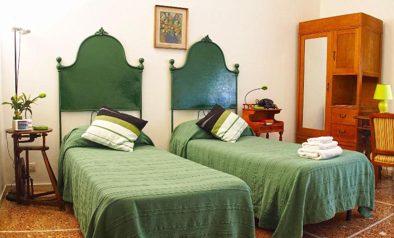 تختخواب و صبحانه 2 Passi Da