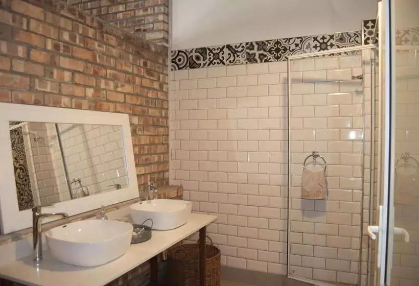 تختخواب و صبحانه Alte Villa Boutique