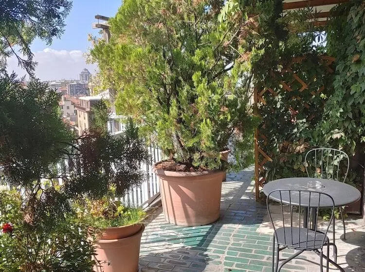 تختخواب و صبحانه Mita Milano Rooms With Terrace