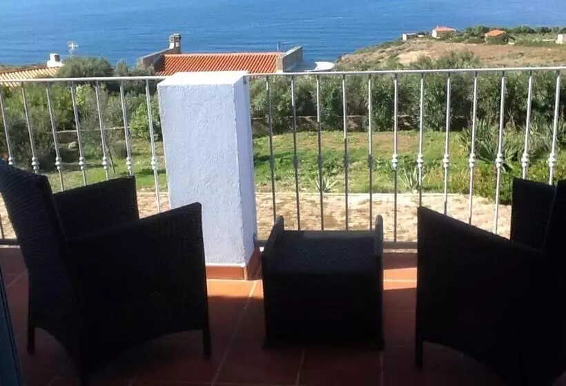 Aamiaismajoitus (B&B) Villa Pischinas