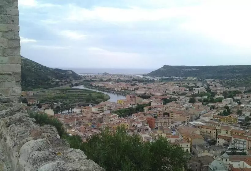 Aamiaismajoitus (B&B) Villa Pischinas