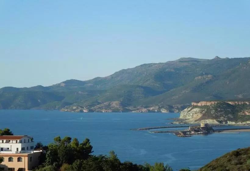 Aamiaismajoitus (B&B) Villa Pischinas