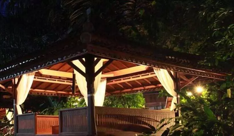 Green Tropical Village Hotel & Resort