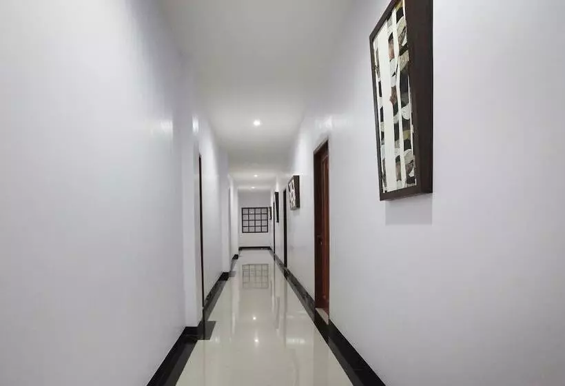 Green Tropical Village Hotel & Resort