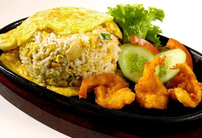 Green Tropical Village Hotel & Resort