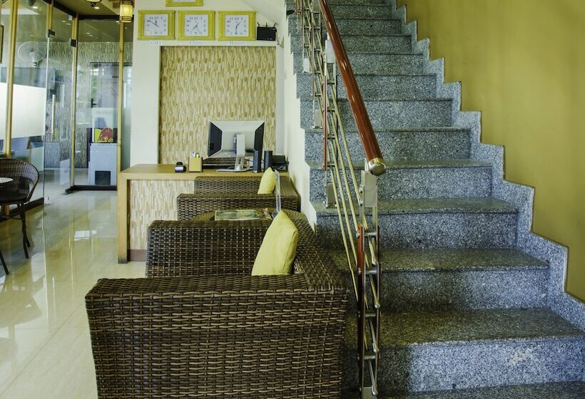 هتل Clear Sky Inn