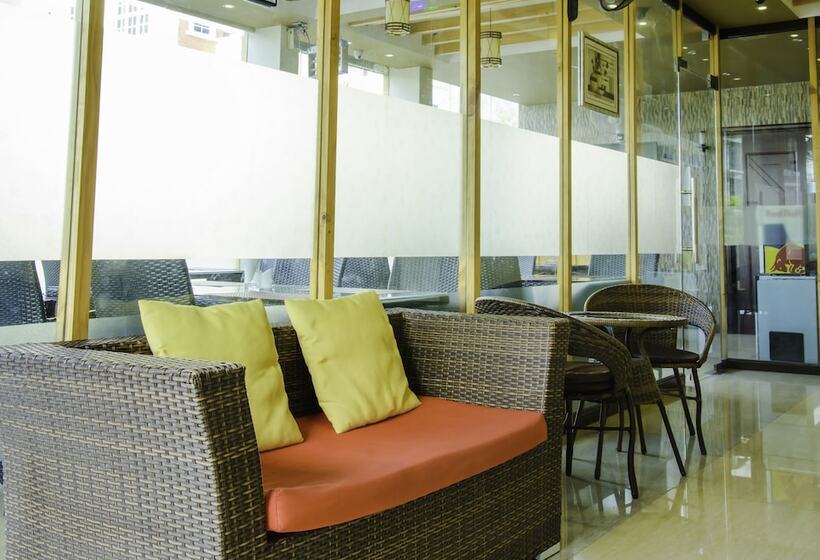 هتل Clear Sky Inn