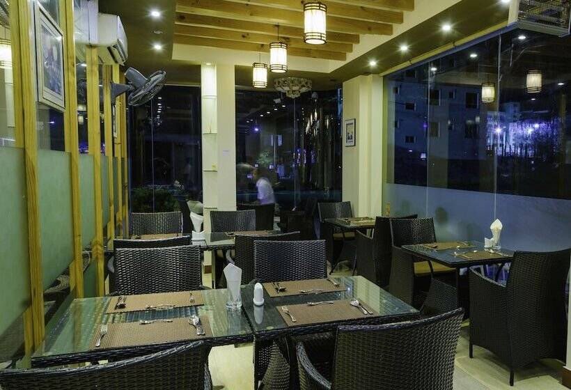 هتل Clear Sky Inn