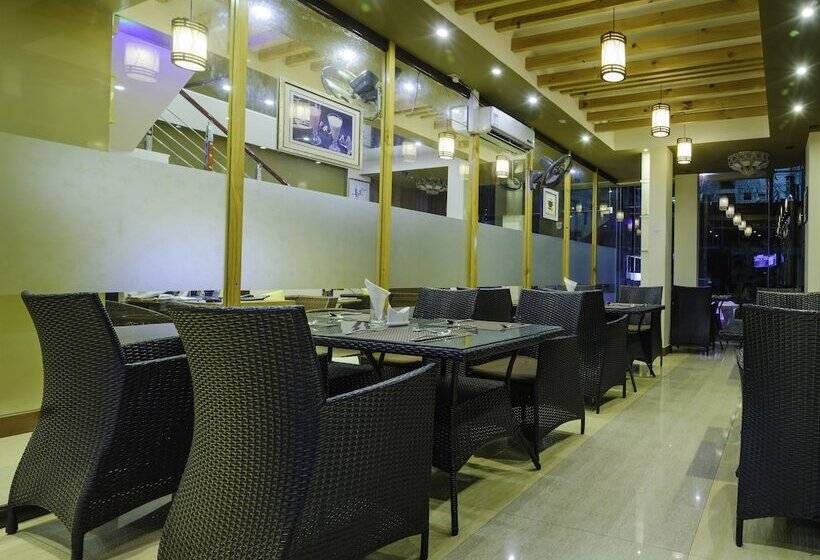 هتل Clear Sky Inn