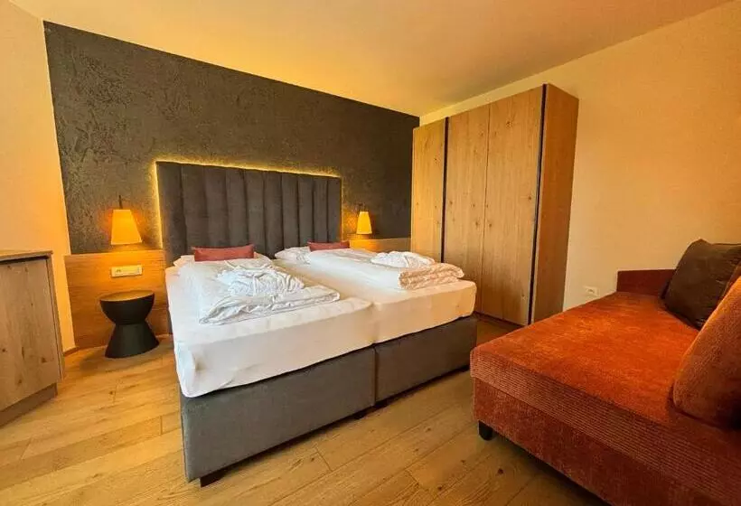 Hotelli Das Grafenstein Familienresidence