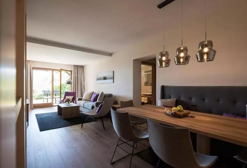 Hotelli Das Grafenstein Familienresidence
