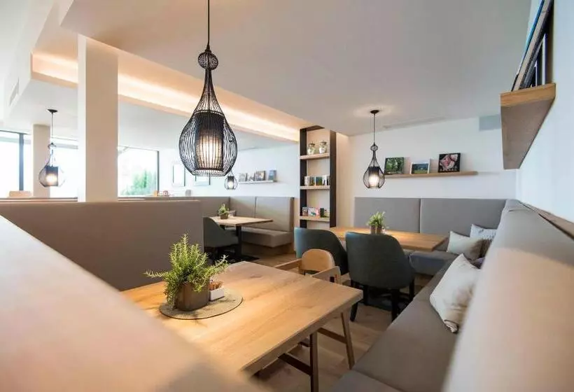 Hotelli Das Grafenstein Familienresidence