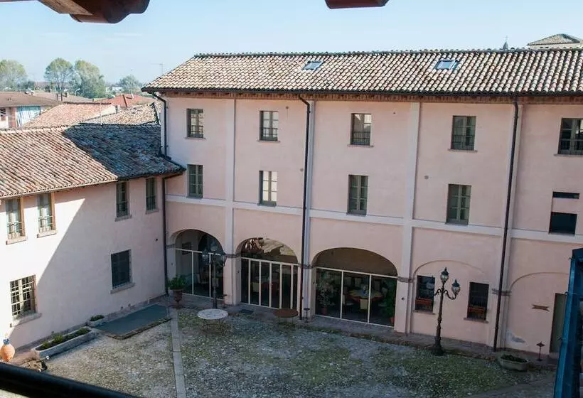 Hotelli La Tavola Rotonda