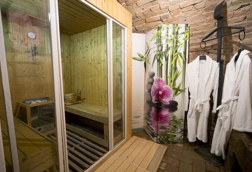 Отель La Tavola Rotonda