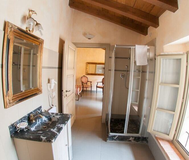 Отель La Tavola Rotonda