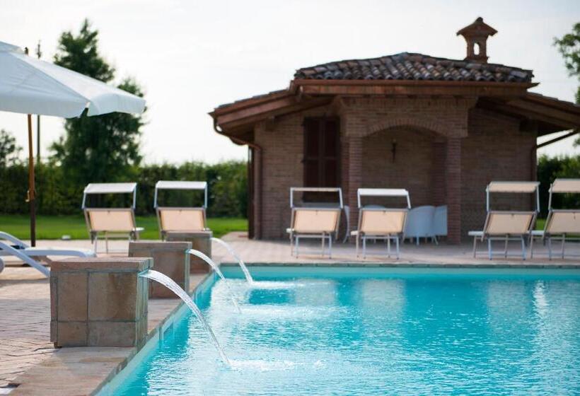 Отель La Tavola Rotonda