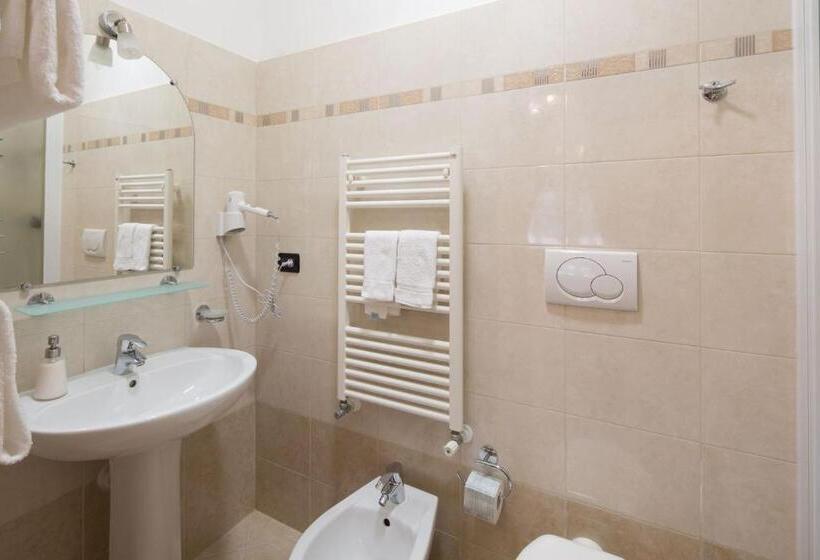 فندق Locanda Villa Moderna