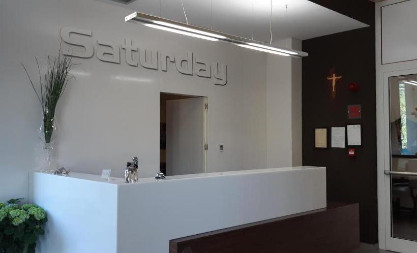 Отель Saturday