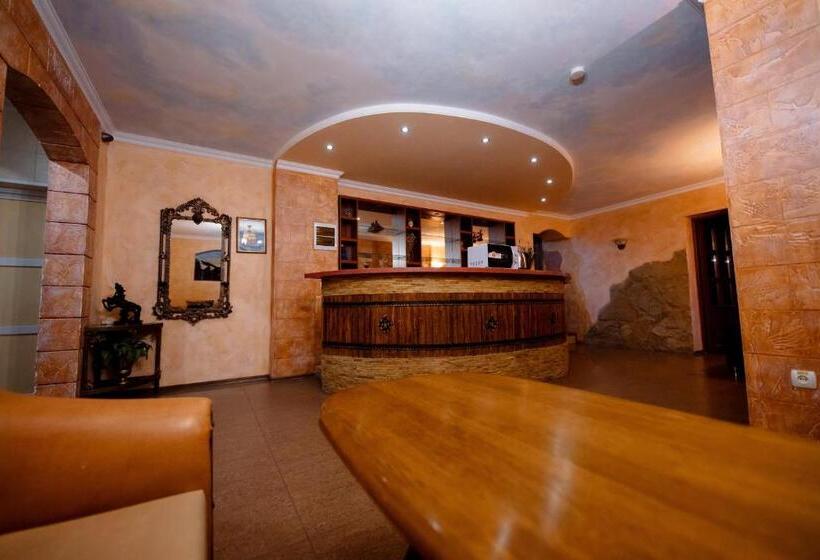 هتل Villa Turistica Oasis