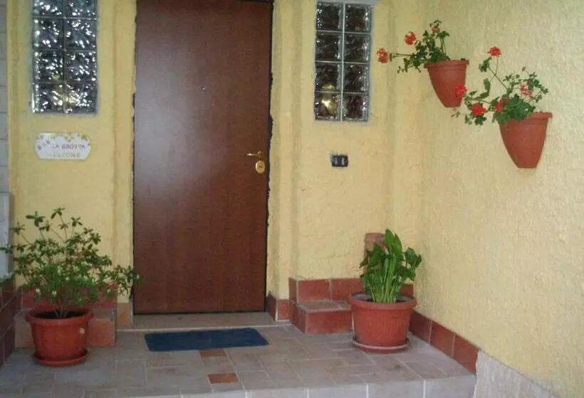 La Grotta Bed And Breakfast E Affittacamere