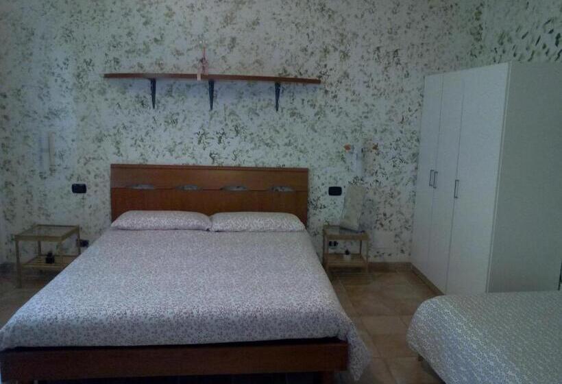 La Grotta Bed And Breakfast E Affittacamere