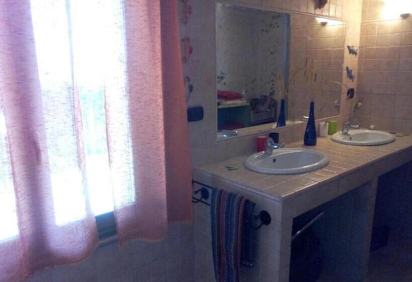 La Grotta Bed And Breakfast E Affittacamere