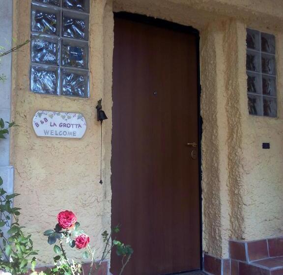 La Grotta Bed And Breakfast E Affittacamere