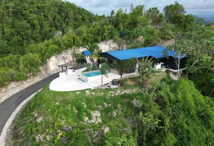 استراحتگاه Manati World Point Inn