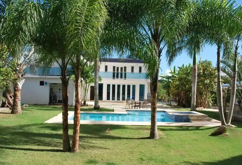 استراحتگاه Manati World Point Inn