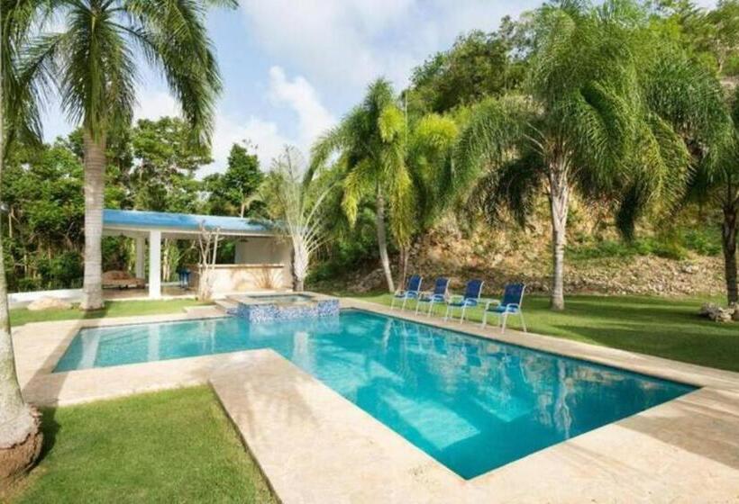 استراحتگاه Manati World Point Inn