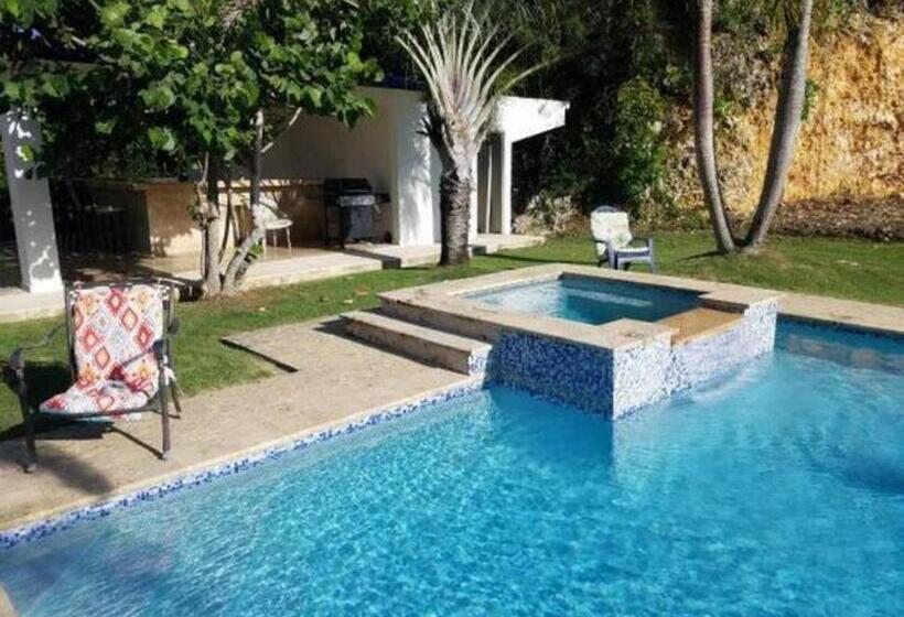 استراحتگاه Manati World Point Inn